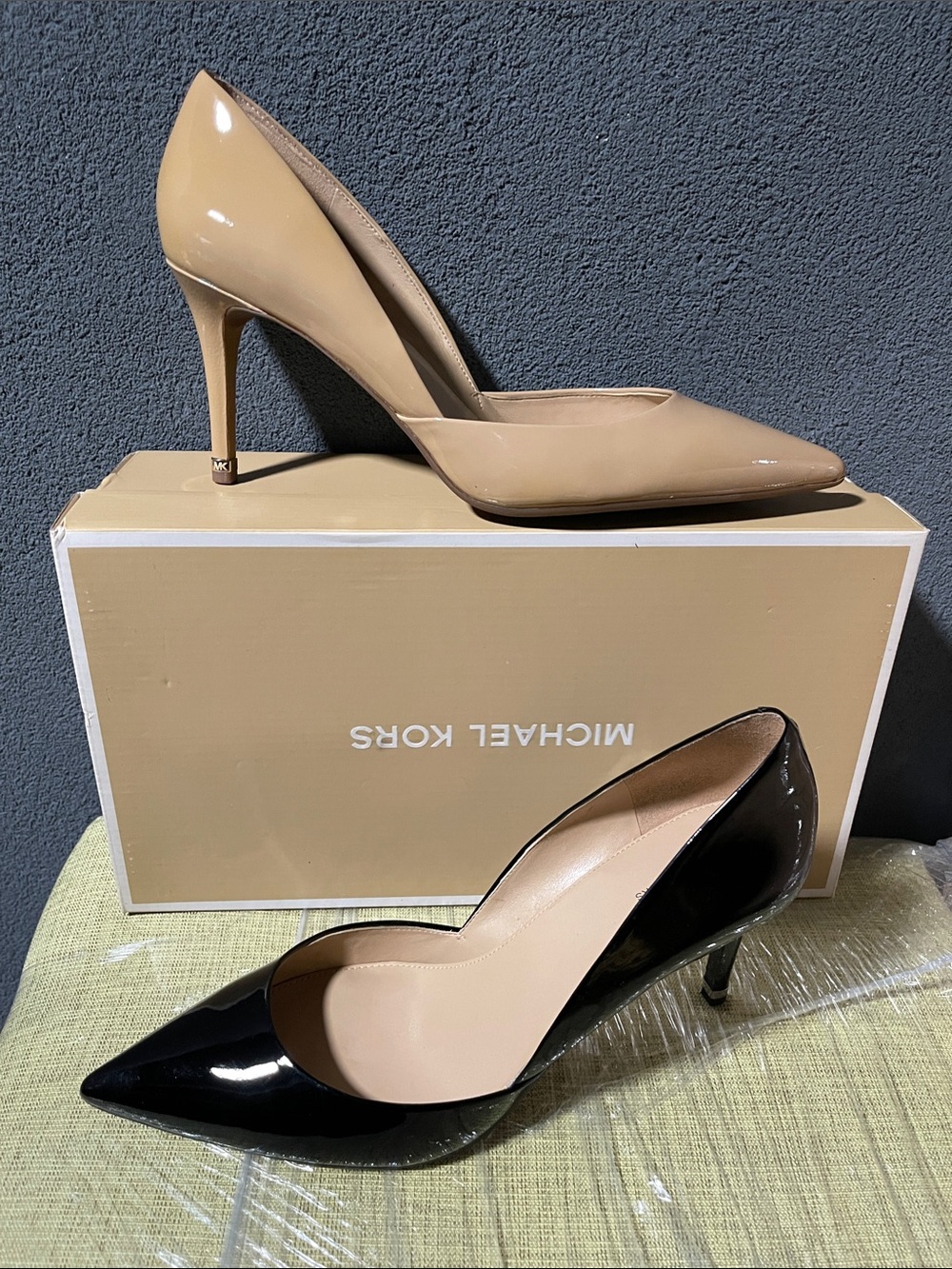 NWT Michael Kors Two-Pair Patent Pointed Toe Pumps in Nude and Black sz10